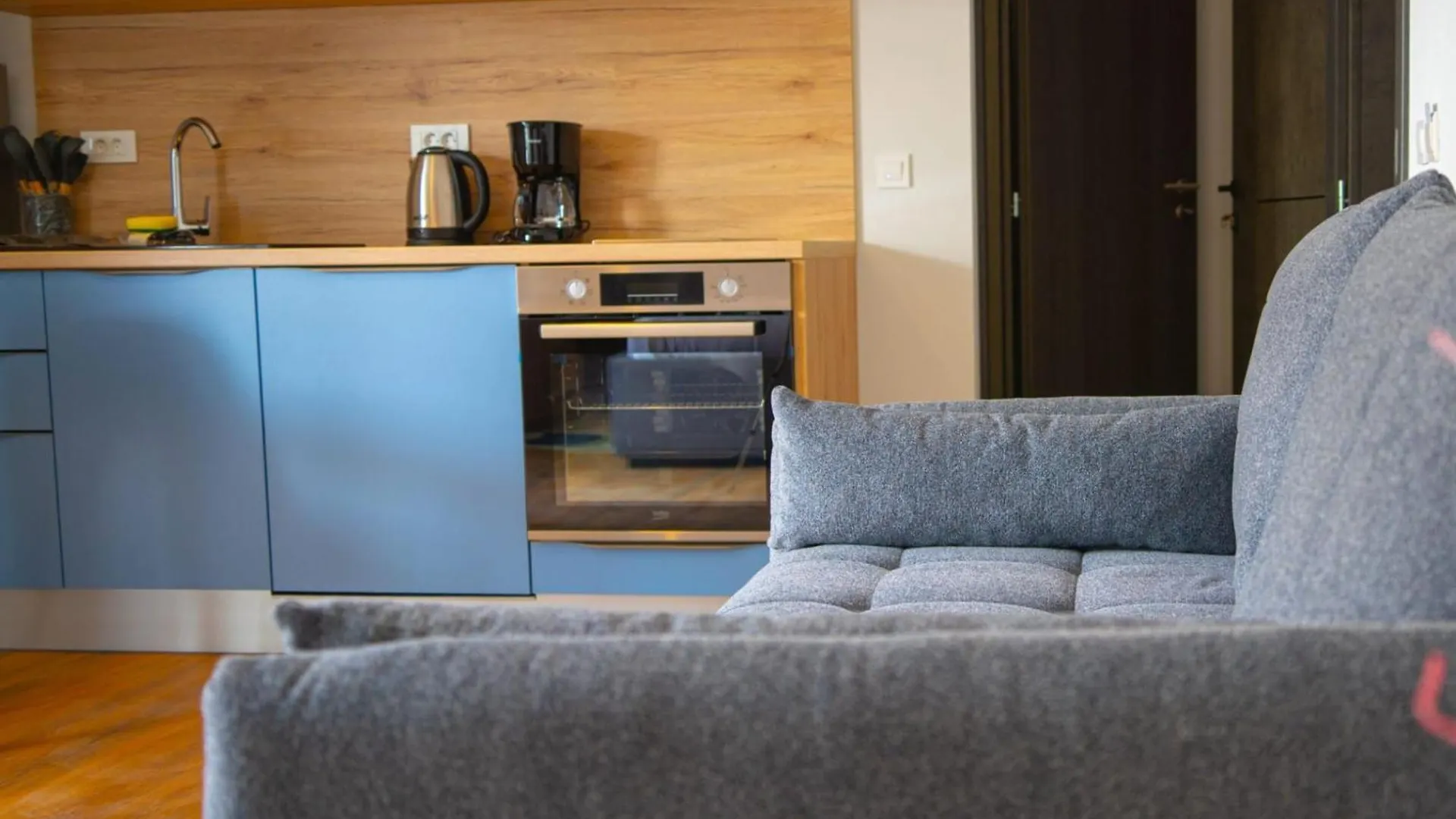 Apartments Neli Trogir 0*,